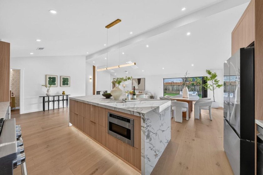 Nestled in one of Cambrian's most desirable neighborhoods, this - photo 16