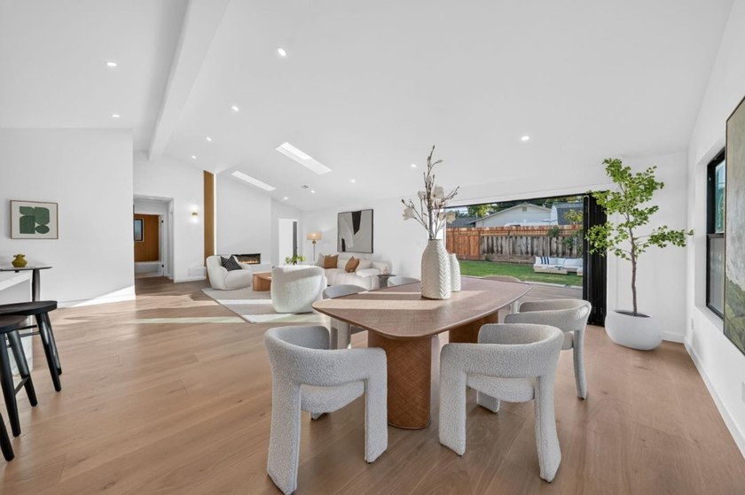 Nestled in one of Cambrian's most desirable neighborhoods, this - photo 27