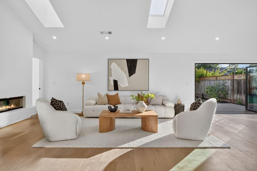 Nestled in one of Cambrian's most desirable neighborhoods, this - photo 32