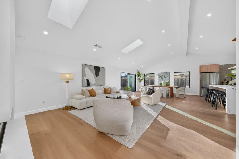Nestled in one of Cambrian's most desirable neighborhoods, this - photo 33