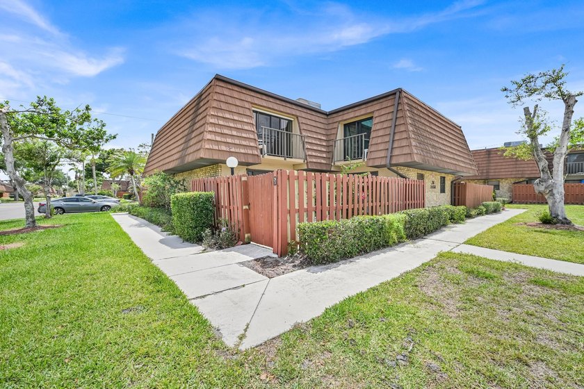 Welcome to this charming 2-bedroom, 1.5-bath townhouse featuring - photo 2