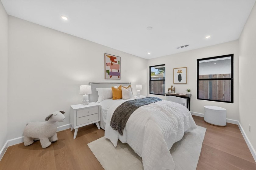 Nestled in one of Cambrian's most desirable neighborhoods, this - photo 43