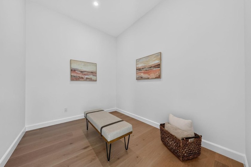 Nestled in one of Cambrian's most desirable neighborhoods, this - photo 45