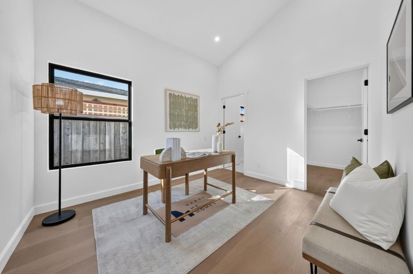 Nestled in one of Cambrian's most desirable neighborhoods, this - photo 47