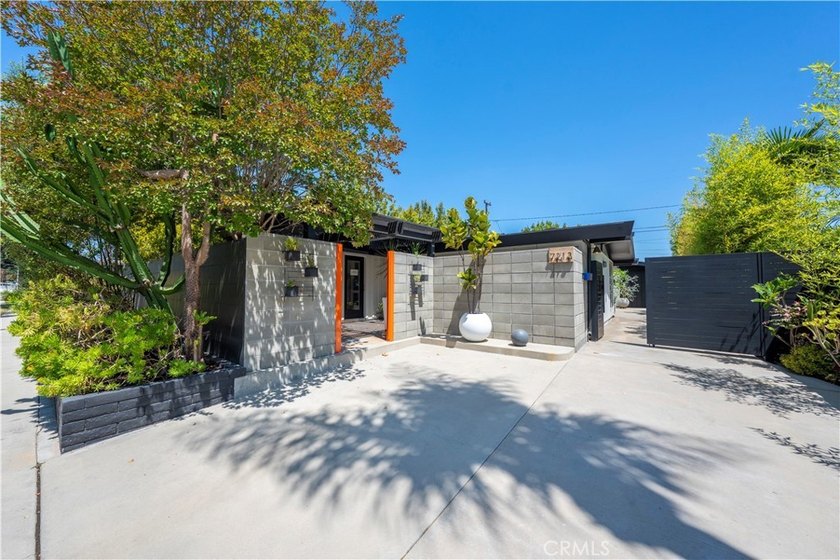 This move-in ready Cliff May residence in the Rancho Estates - photo 48