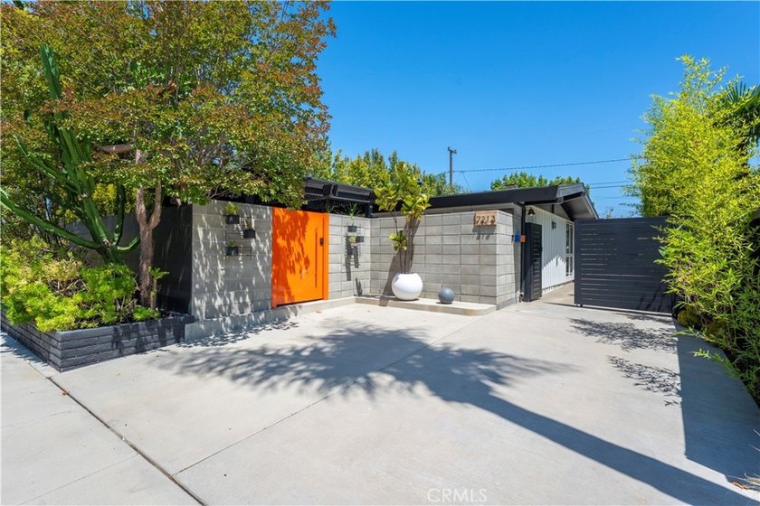This move-in ready Cliff May residence in the Rancho Estates - photo 49