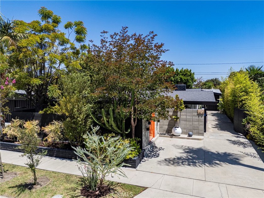 This move-in ready Cliff May residence in the Rancho Estates - photo 50