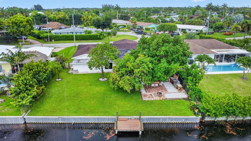 Nestled in the desirable community of Lake Clarke Shores, this - photo 5