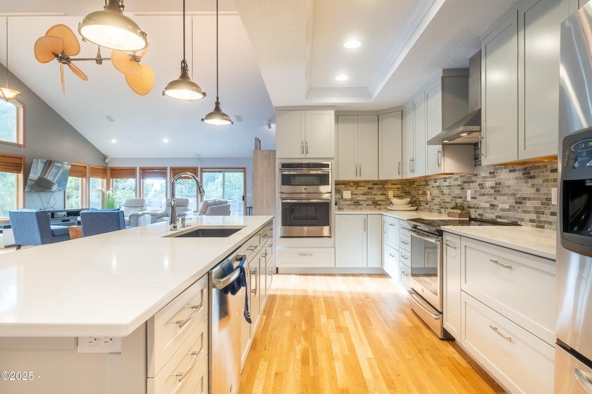 Ocean peaks and priced to sell at $749,900 for this Luxury - photo 11
