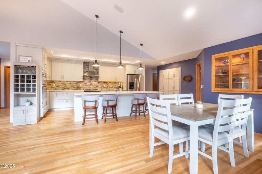 Ocean peaks and priced to sell at $749,900 for this Luxury - photo 15