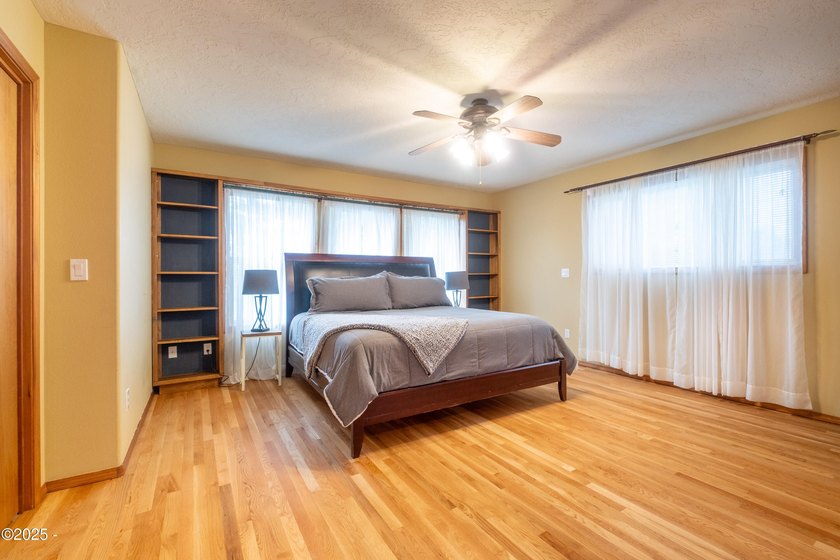 Ocean peaks and priced to sell at $749,900 for this Luxury - photo 25