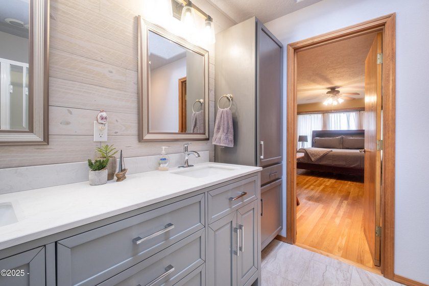 Ocean peaks and priced to sell at $749,900 for this Luxury - photo 27
