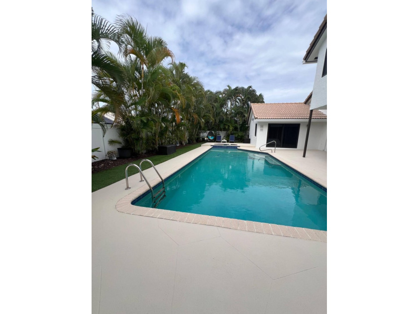 Stunning, renovated two-story estate home located in East Boca's - photo 9