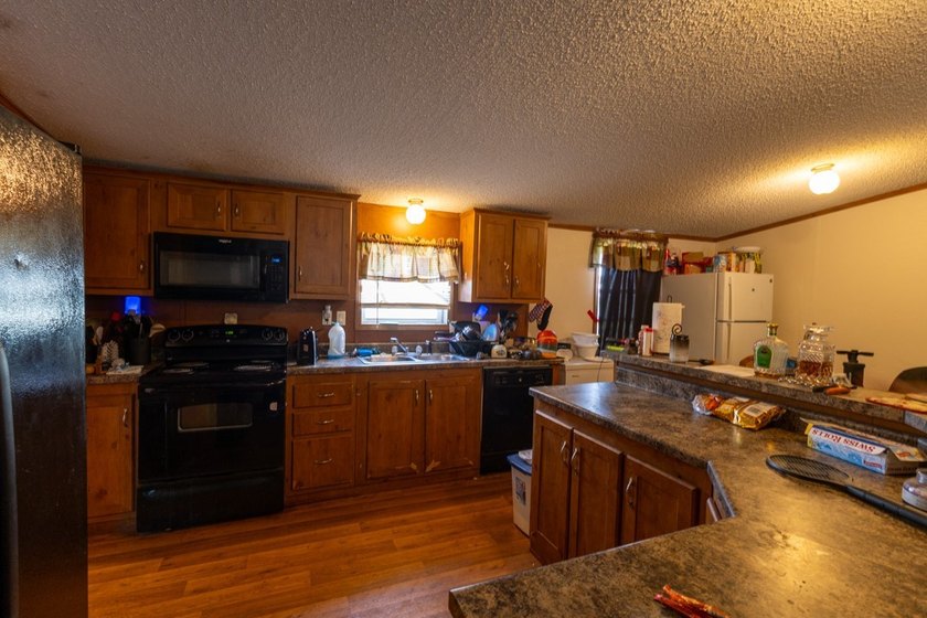 Walking distance to Newcastle School. This home is just a block - photo 13