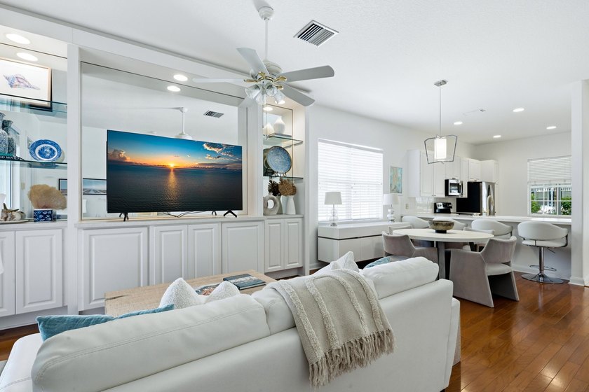 Welcome to New Haven at Abacoa, where timeless charm meets - photo 6