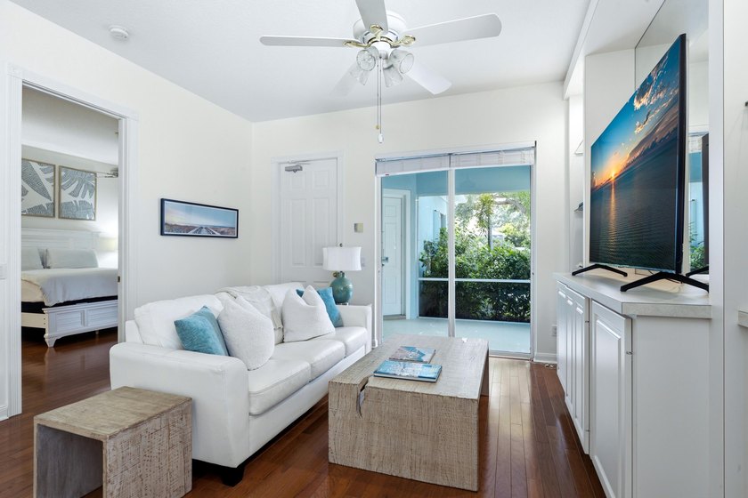 Welcome to New Haven at Abacoa, where timeless charm meets - photo 7