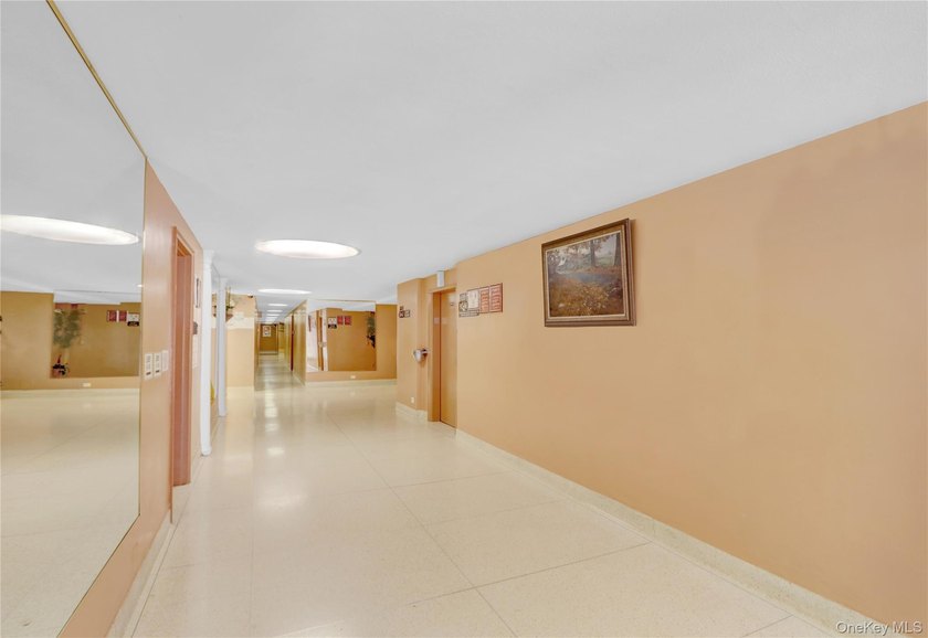 Move right in to this renovated Co-op w/ new kitchen, new - photo 4