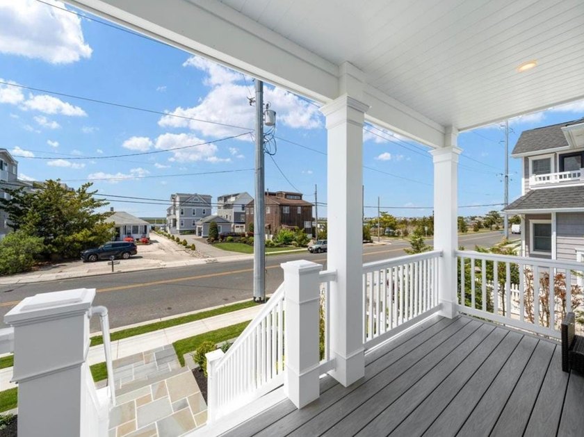 Bay and sunset views!! One of Avalon best opportunities next to - photo 3