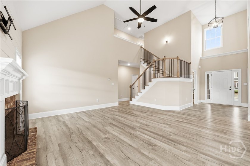 Welcome home to Willow Creek, where sidewalk-lined streets - photo 3