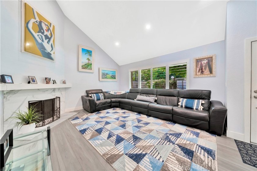 Fully remodeled 3 bedroom with attached large office/bedroom off - photo 8