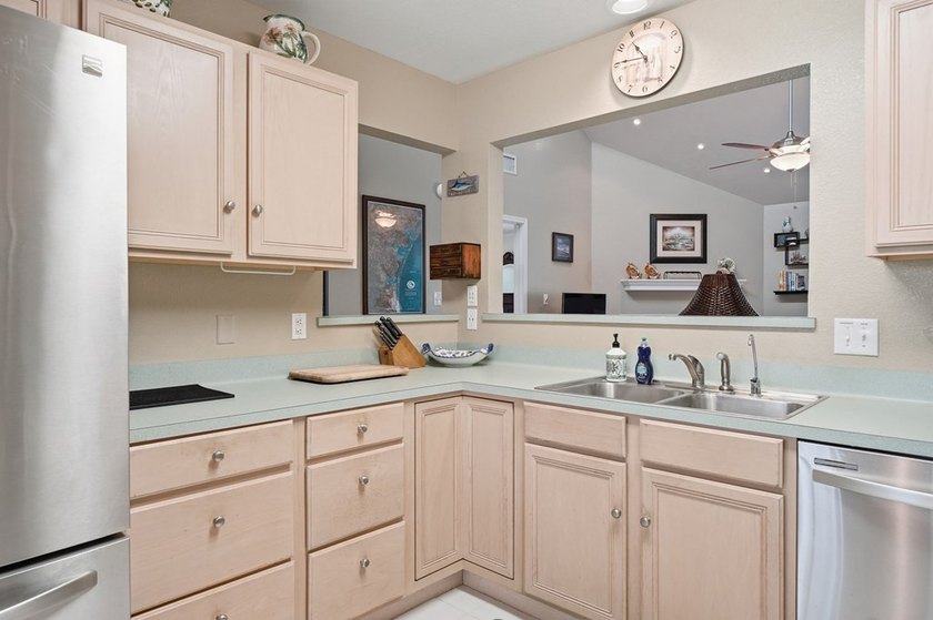 This Beautiful home comes fully furnished and decorated - MOVE - photo 16