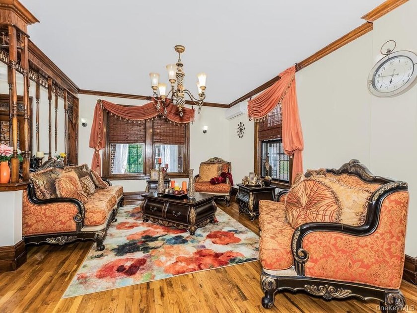Welcome to 199 W 179th St in the Morris Heights section of The - photo 6