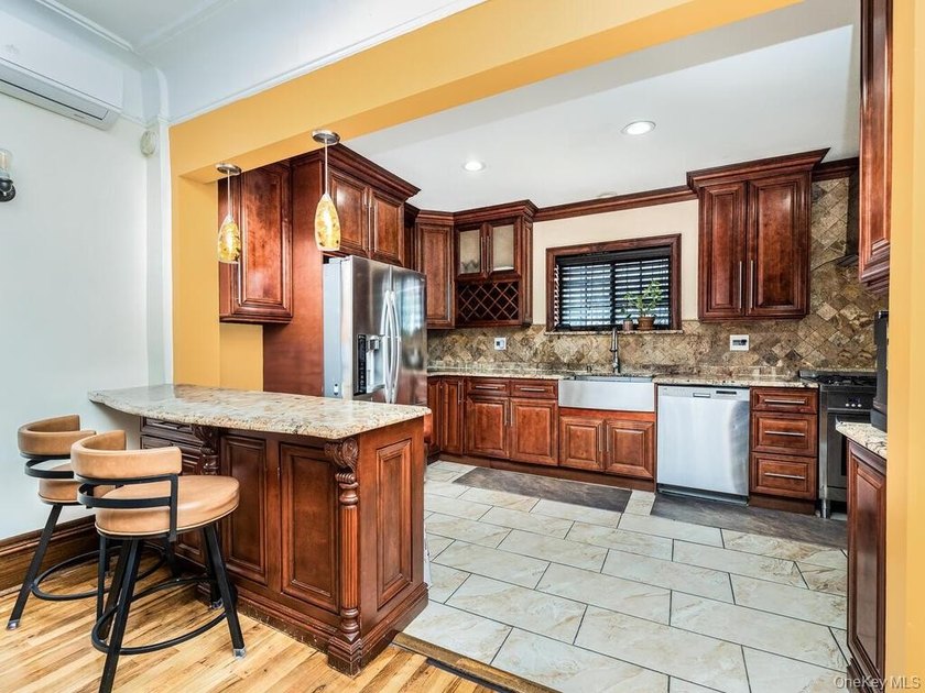 Welcome to 199 W 179th St in the Morris Heights section of The - photo 10
