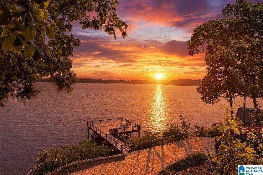 Experience refined lakefront living in this exceptional log - photo 3