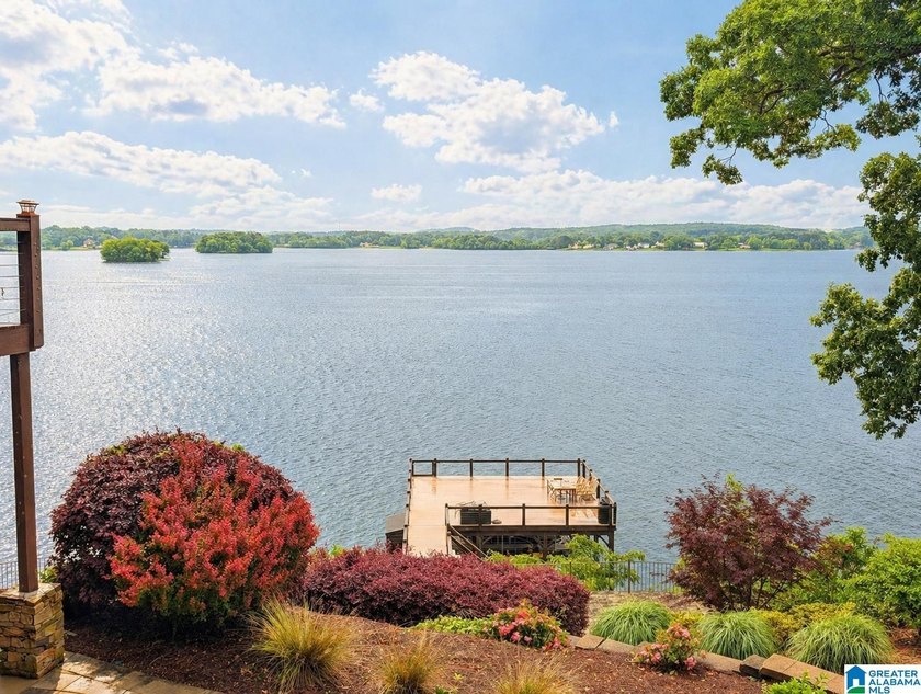 Experience refined lakefront living in this exceptional log - photo 7