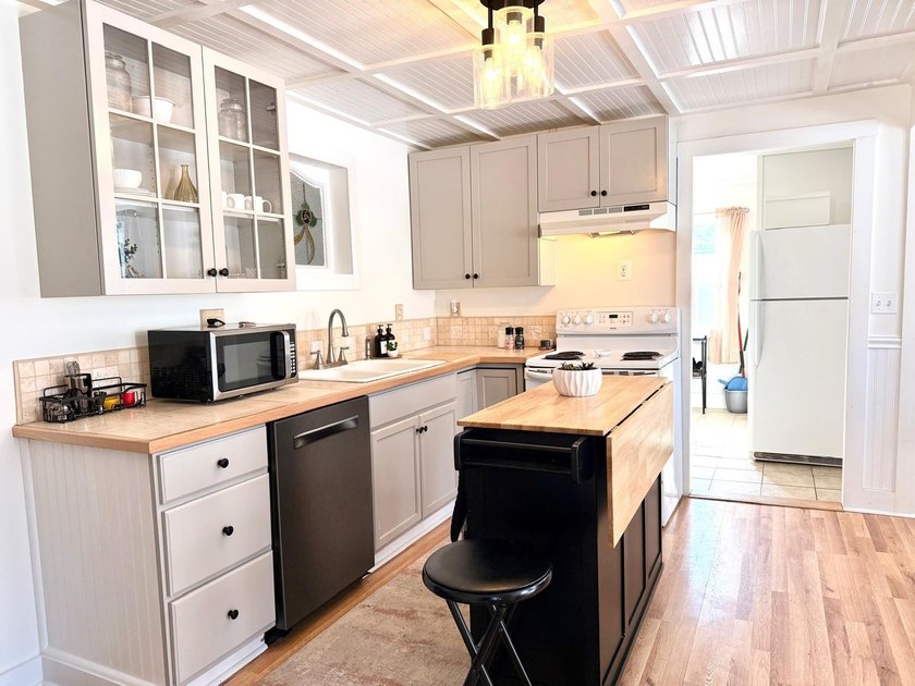 This is the one buyers are constantly searching for and rarely - photo 10