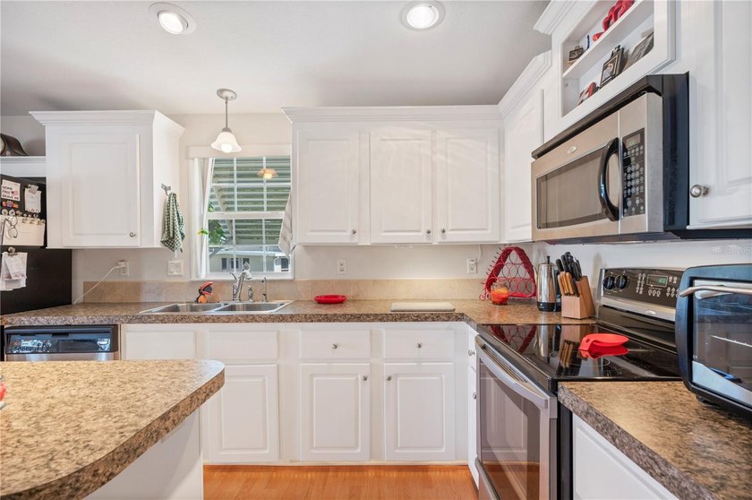 THIS HOME QUALIFIES FOR 100% FINANCING (No PMI and No Income - photo 4