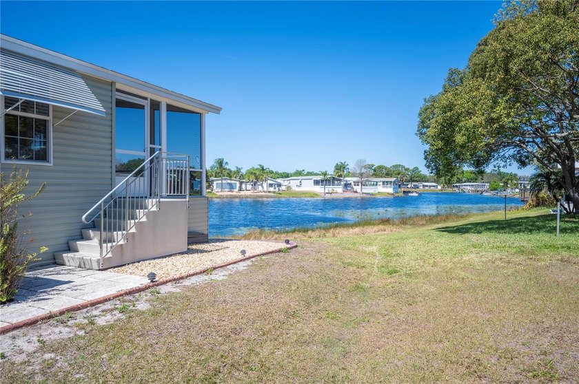 THIS HOME QUALIFIES FOR 100% FINANCING (No PMI and No Income - photo 7