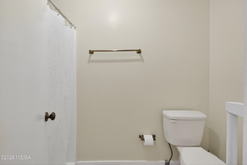 Beautiful all-brick home on the 2nd fairway! This 3-bedroom - photo 27