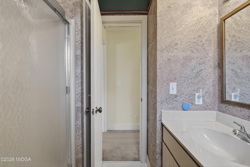Beautiful all-brick home on the 2nd fairway! This 3-bedroom - photo 31