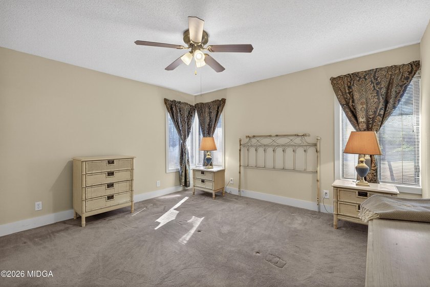 Beautiful all-brick home on the 2nd fairway! This 3-bedroom - photo 34