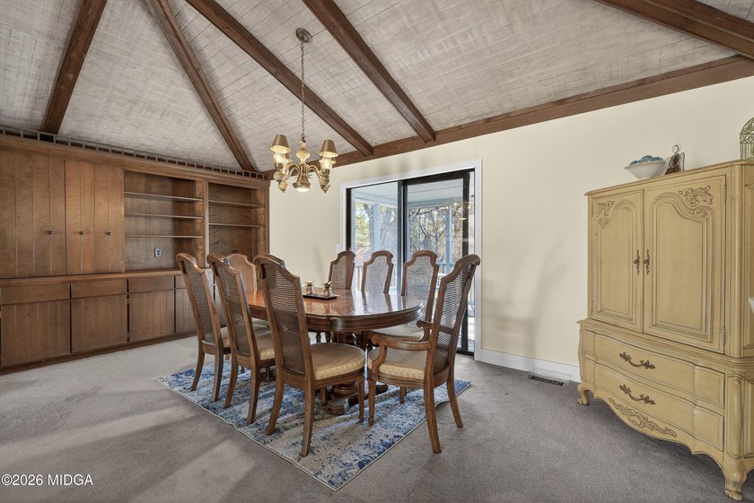Beautiful all-brick home on the 2nd fairway! This 3-bedroom - photo 42