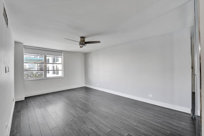 Rare opportunity to own a beautifully updated waterfront condo - photo 5