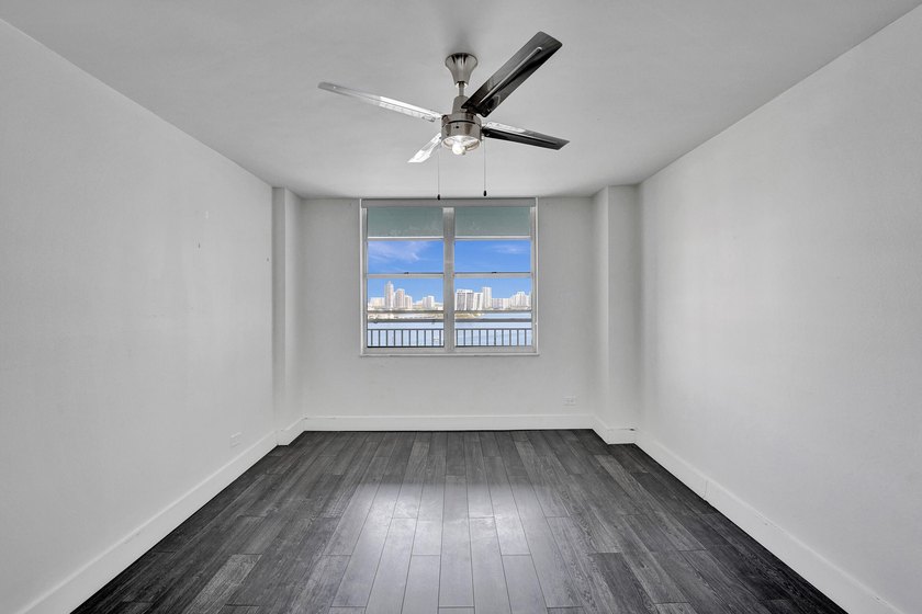 Rare opportunity to own a beautifully updated waterfront condo - photo 8