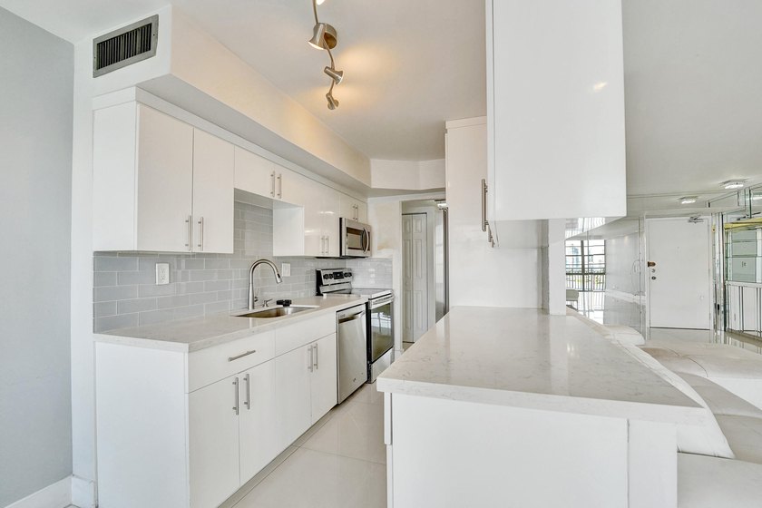 Rare opportunity to own a beautifully updated waterfront condo - photo 10