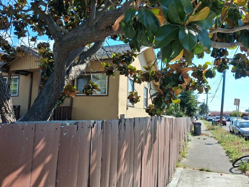Instant equity. Investor or handyman special. Amazing - photo 2