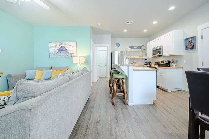 Turnkey Income-Producing Coastal Cottage | STR Allowed | Fully - photo 17