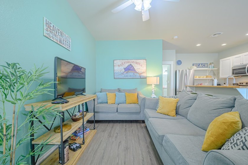 Turnkey Income-Producing Coastal Cottage | STR Allowed | Fully - photo 19
