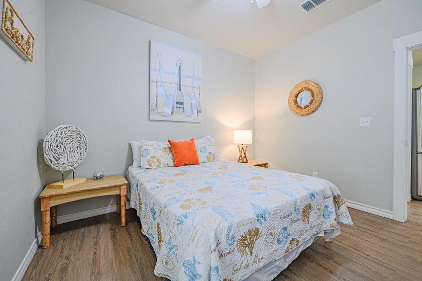 Turnkey Income-Producing Coastal Cottage | STR Allowed | Fully - photo 21