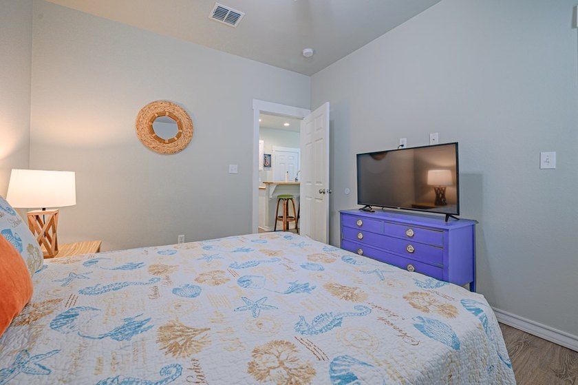 Turnkey Income-Producing Coastal Cottage | STR Allowed | Fully - photo 22