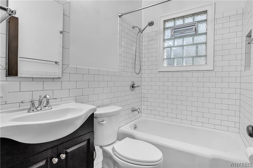 Located in the heart of Buffalo's historic Allentown - photo 34
