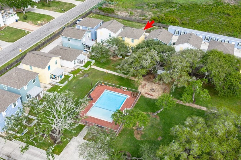 Turnkey Income-Producing Coastal Cottage | STR Allowed | Fully - photo 37
