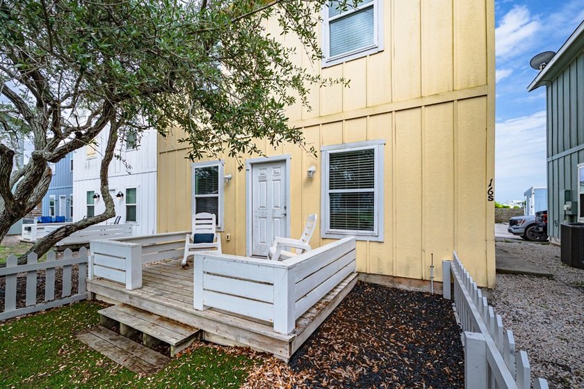 Turnkey Income-Producing Coastal Cottage | STR Allowed | Fully - photo 38