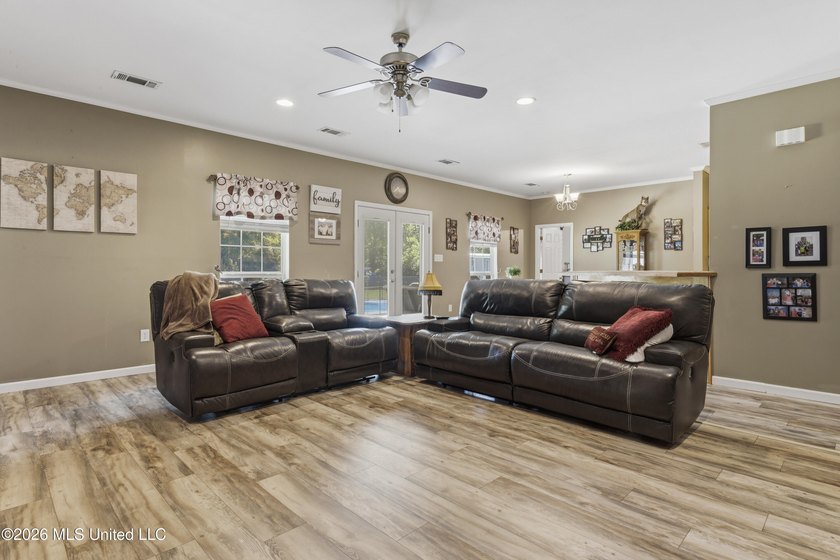 Enjoy the perfect blend of privacy and convenience with this - photo 11