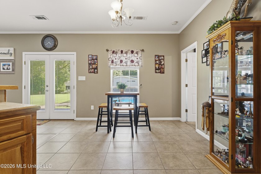 Enjoy the perfect blend of privacy and convenience with this - photo 17