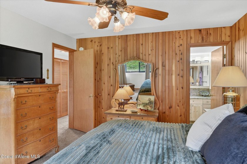 Luxury ski-in/ski-out Highland Village condo with a warm rustic - photo 20
